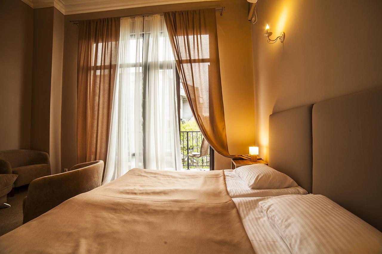 Boutique Hotel Amra Sukhumi Exterior photo